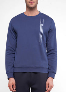 Sweatshirt.