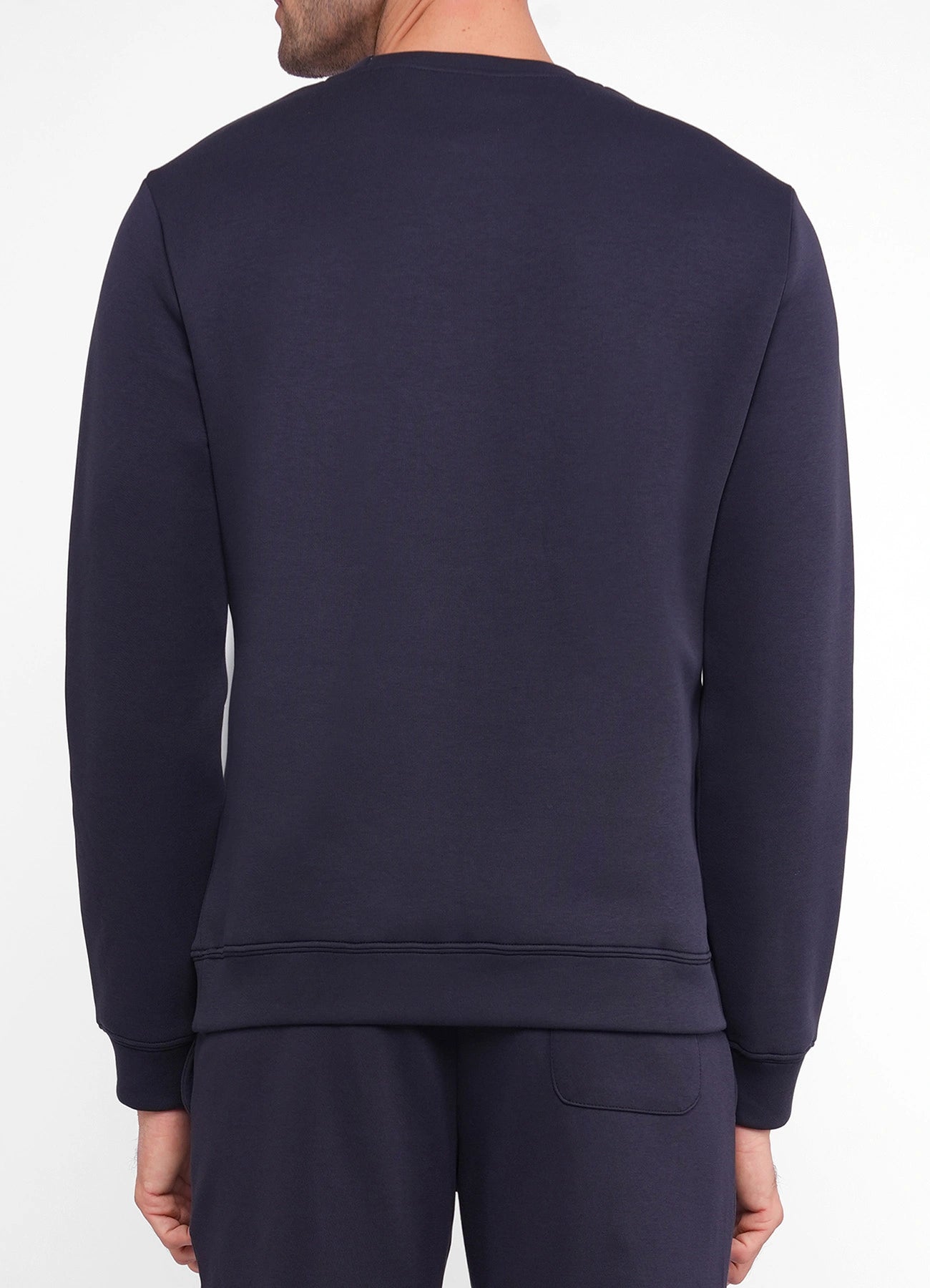Sweatshirt.