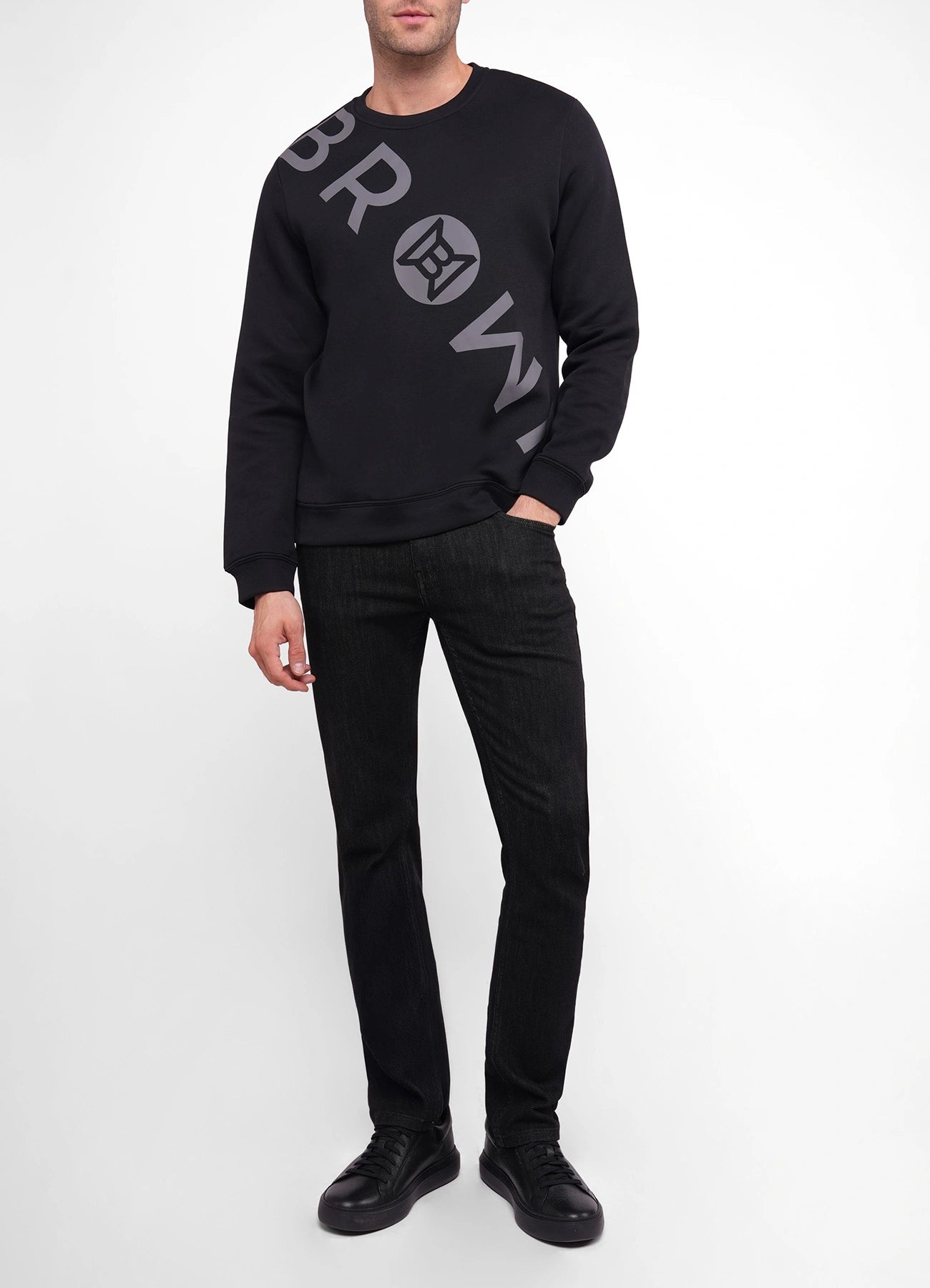 Sweatshirt.