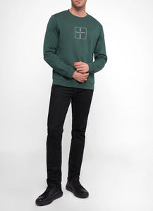 Sweatshirt.