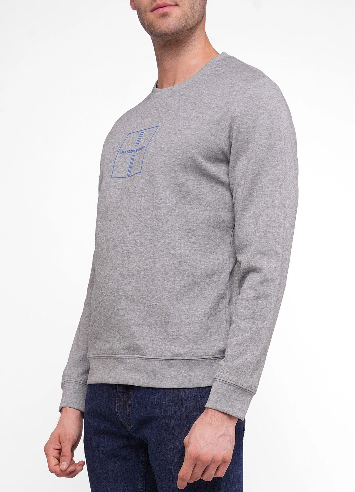 Sweatshirt.