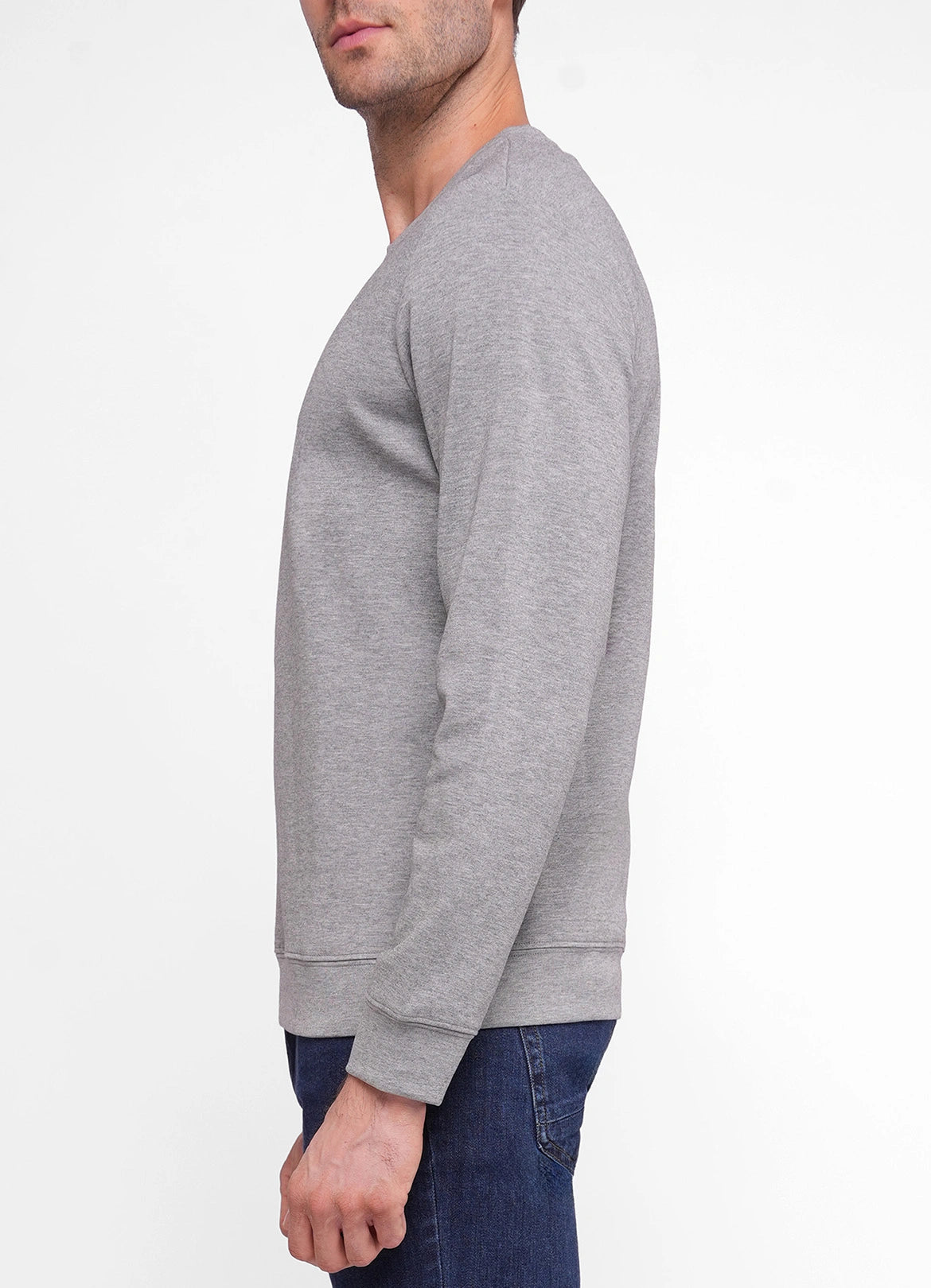 Sweatshirt.