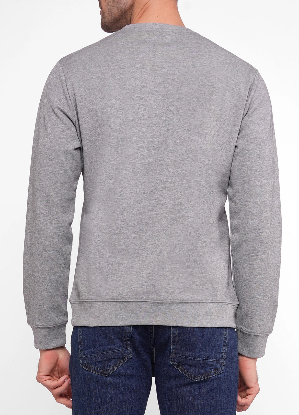 Sweatshirt.