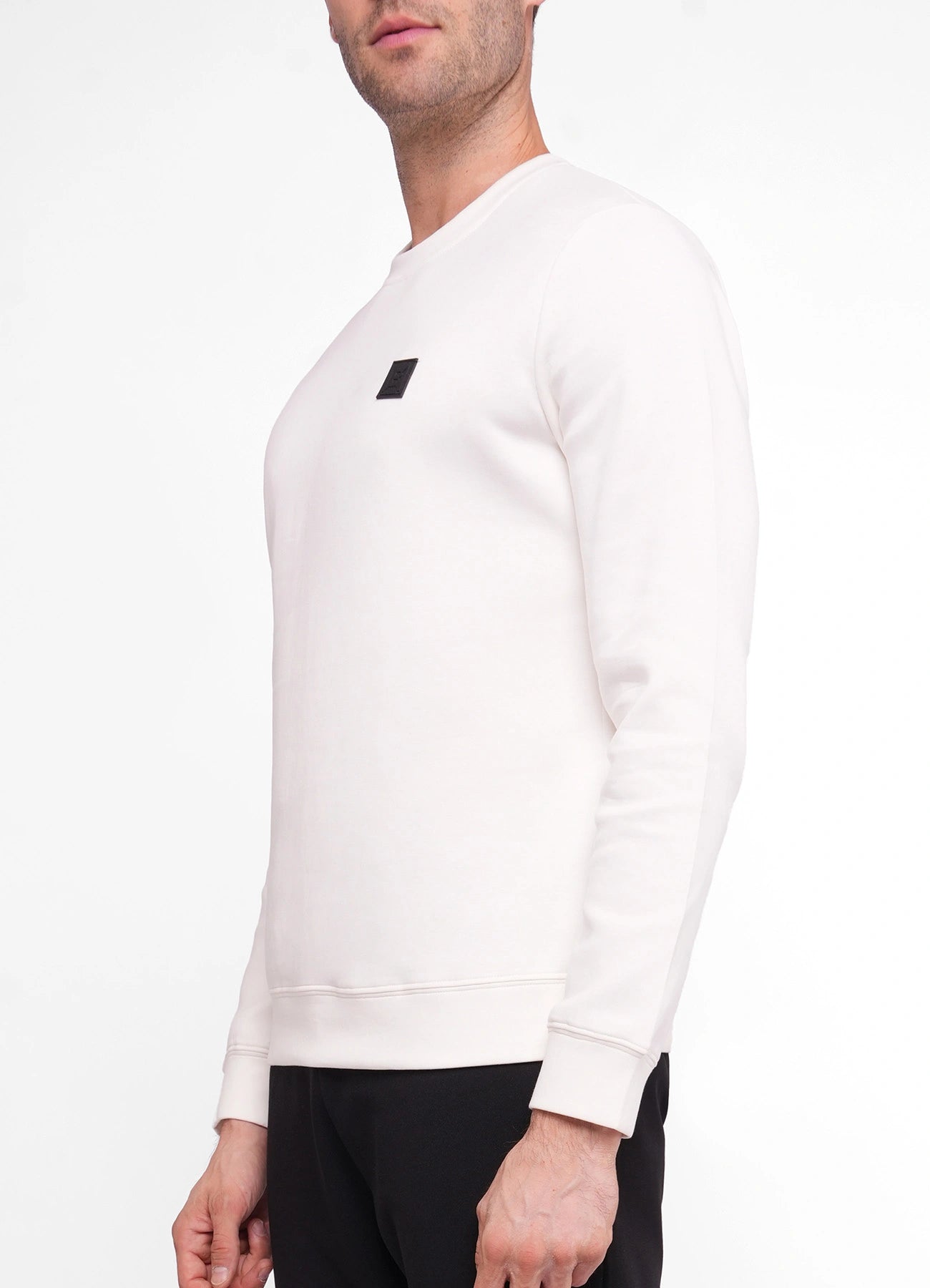 Sweatshirt.