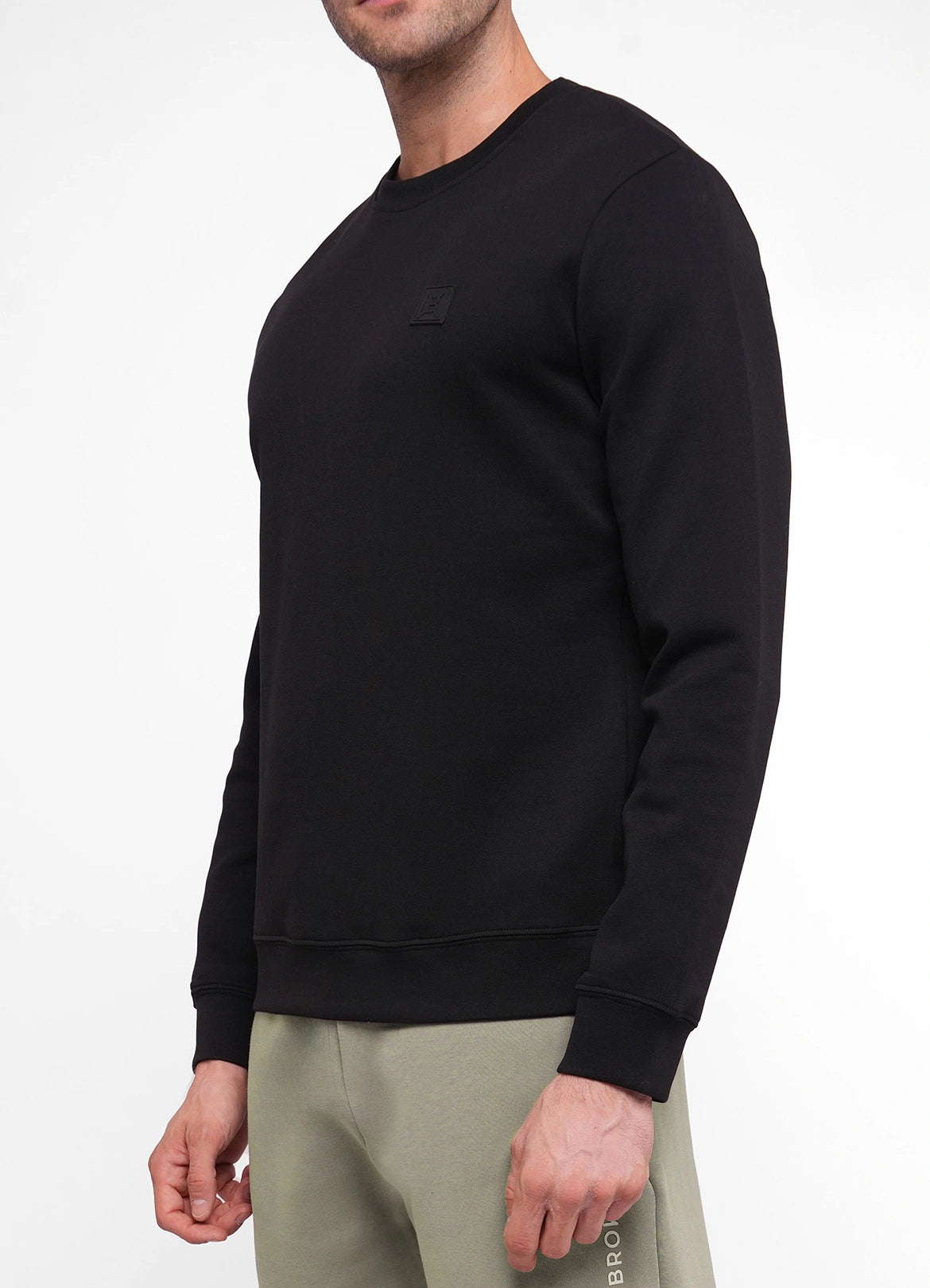 Sweatshirt.