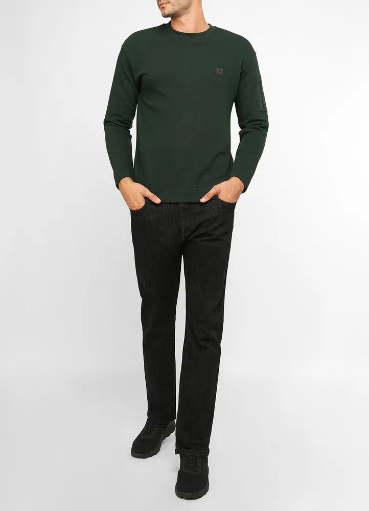 Sweatshirt.