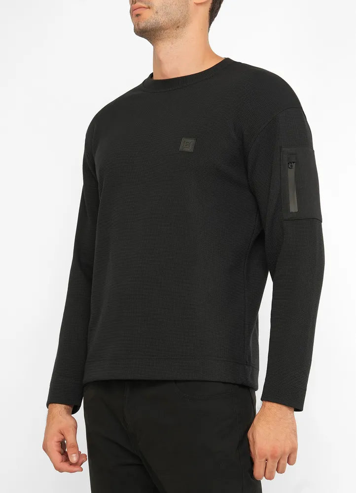 Sweatshirt.