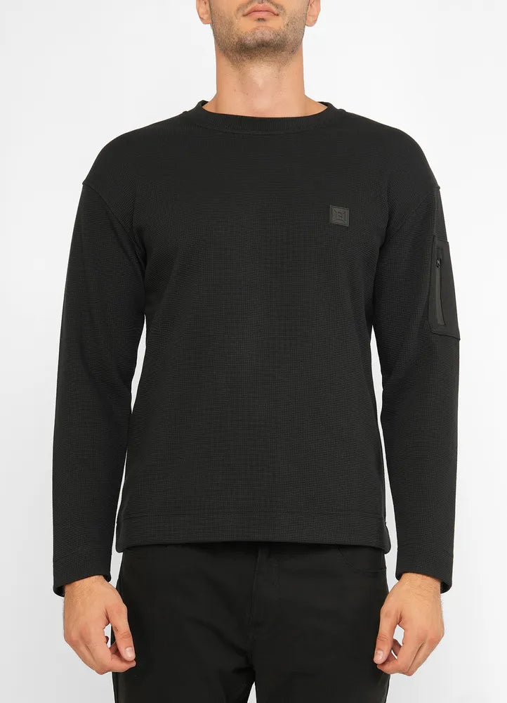 Sweatshirt.