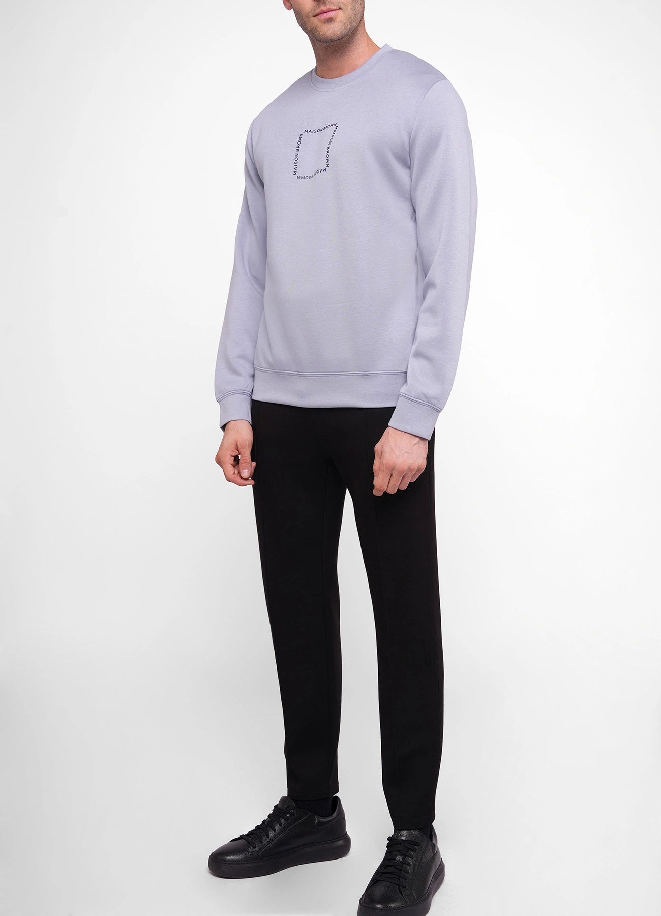 Sweatshirt.