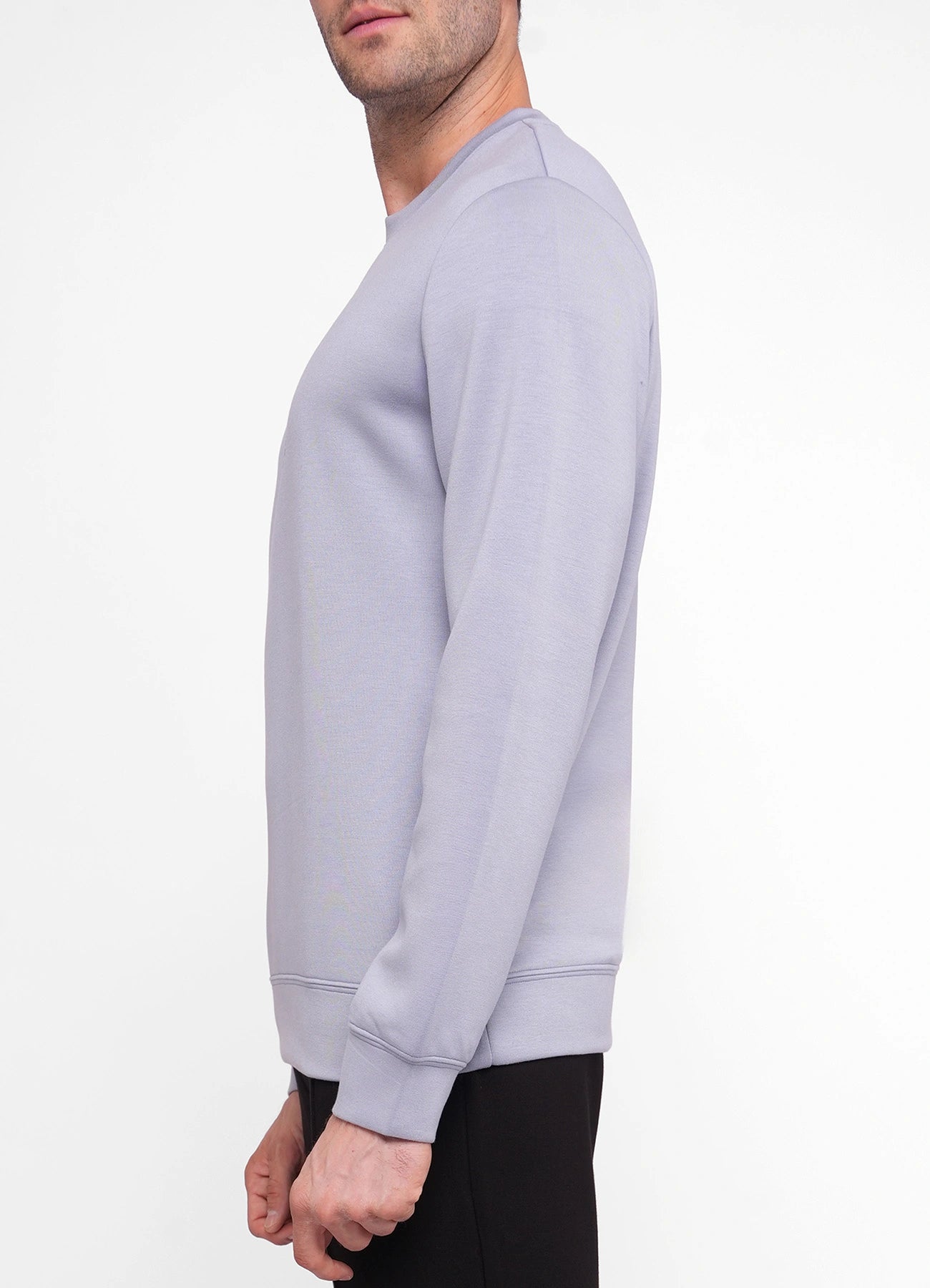 Sweatshirt.