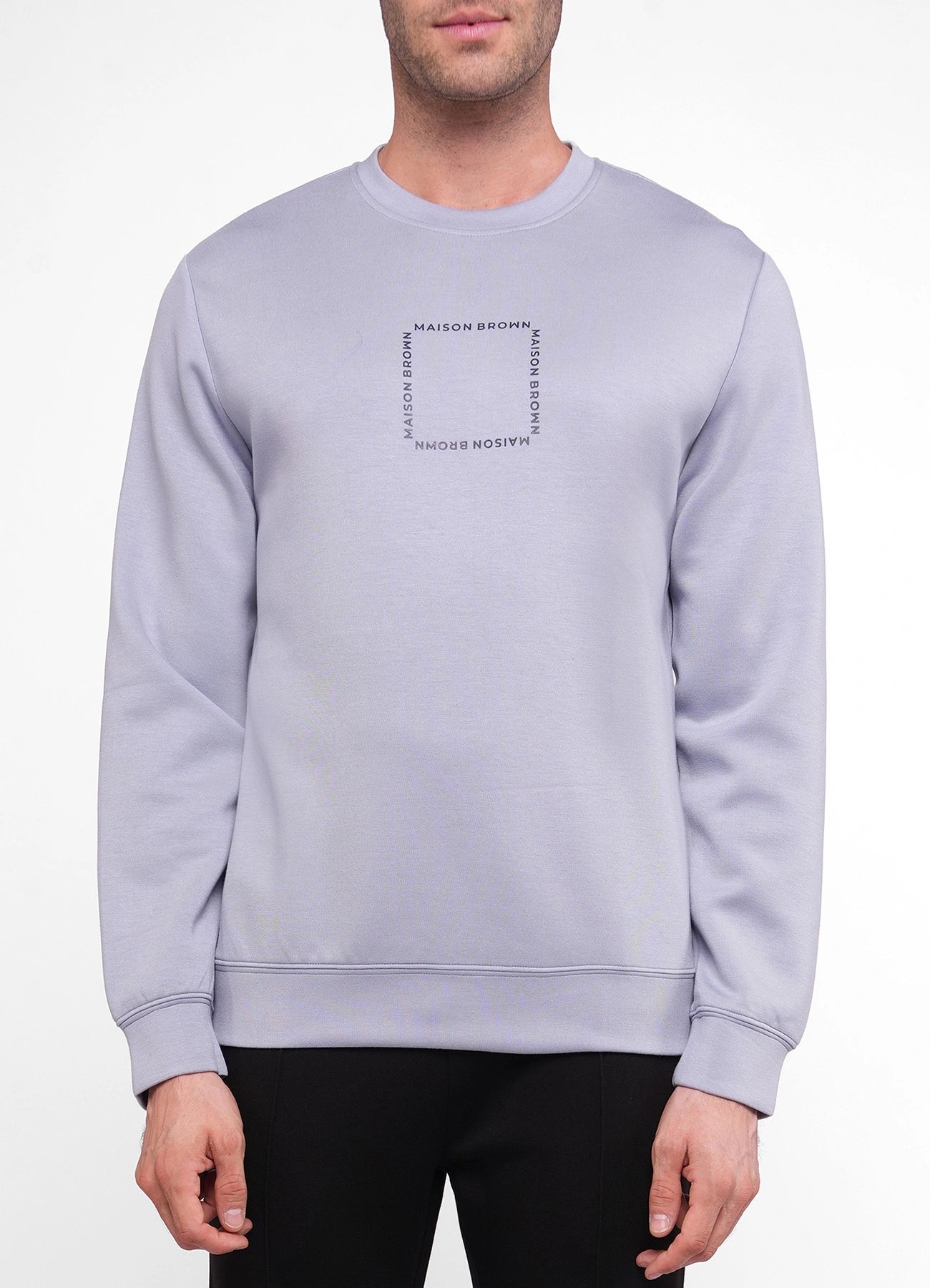 Sweatshirt.