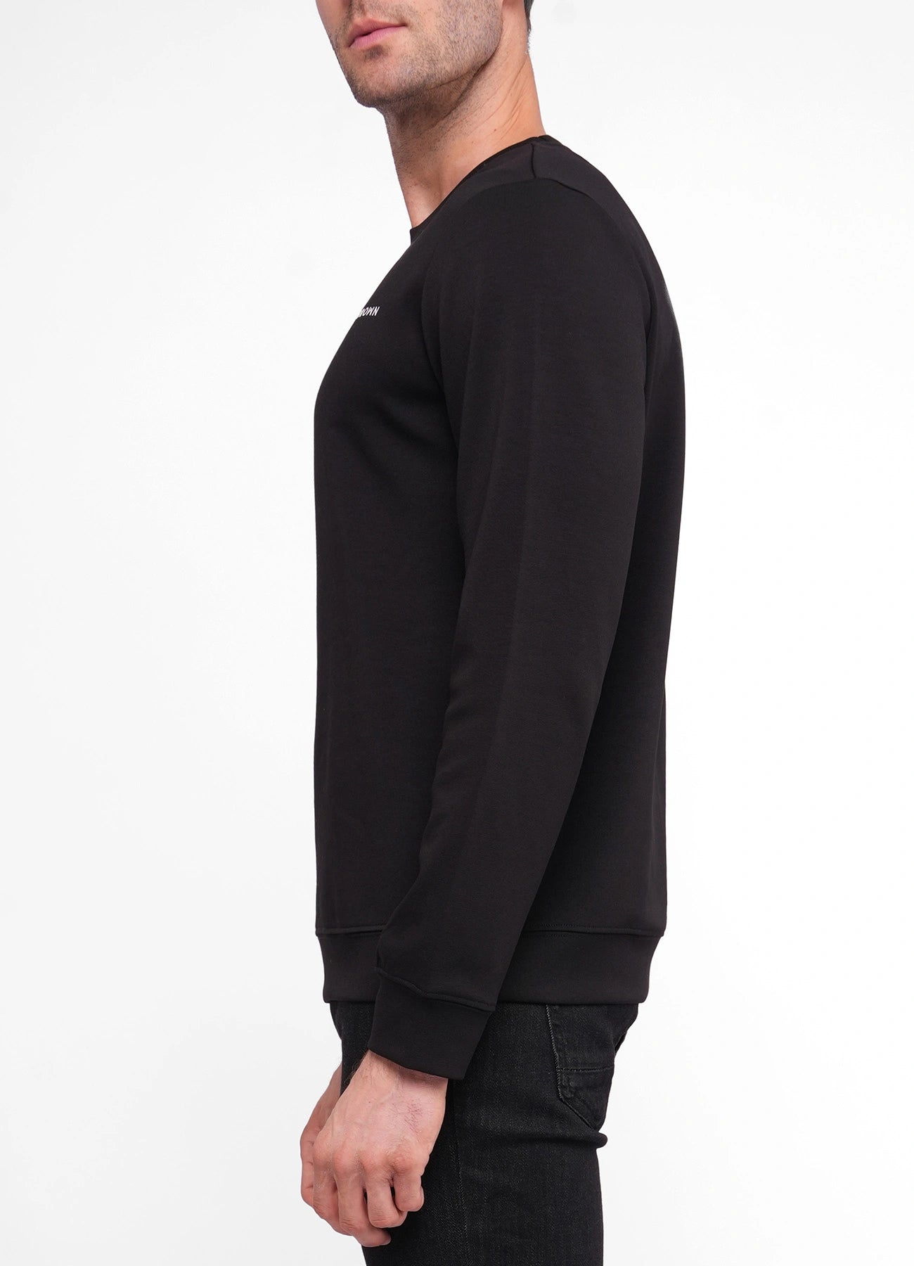 Sweatshirt.