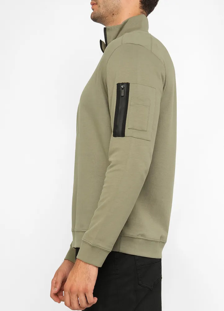 Sweatshirt.