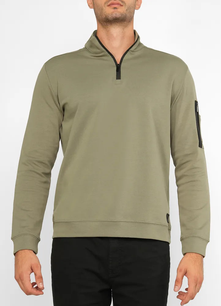 Sweatshirt.
