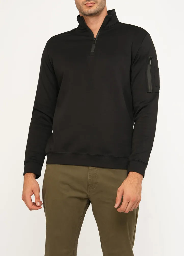 Sweatshirt.