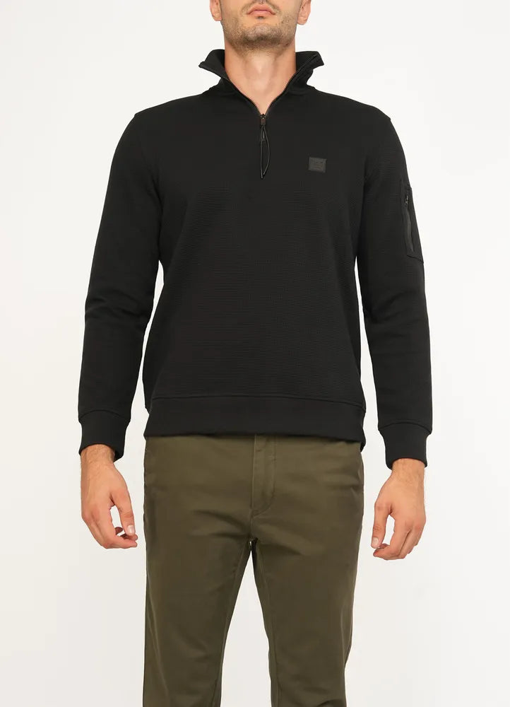 Sweatshirt.