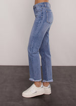 Load image into Gallery viewer, Cropped Jeans.
