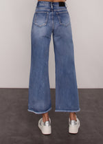 Load image into Gallery viewer, Cropped wide Leg Jeans
