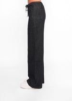 Load image into Gallery viewer, Jeans.
