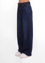 Load image into Gallery viewer, Jeans.
