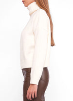 Load image into Gallery viewer, Knitwear.
