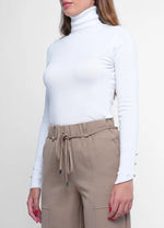 Load image into Gallery viewer, Knitwear.
