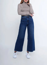 Load image into Gallery viewer, Knitwear.
