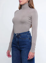 Load image into Gallery viewer, Knitwear.
