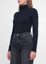 Load image into Gallery viewer, Knitwear.
