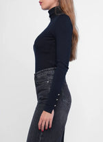 Load image into Gallery viewer, Knitwear.
