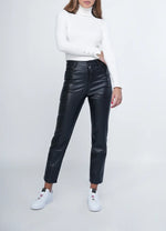 Load image into Gallery viewer, Knitwear.
