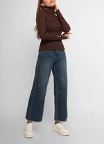 Load image into Gallery viewer, Knitwear.
