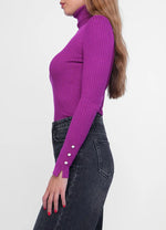 Load image into Gallery viewer, Knitwear.
