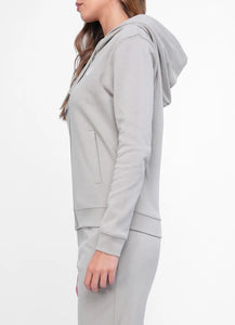 Sweatshirt.