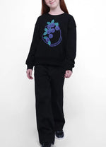 Load image into Gallery viewer, Sweatshirt.
